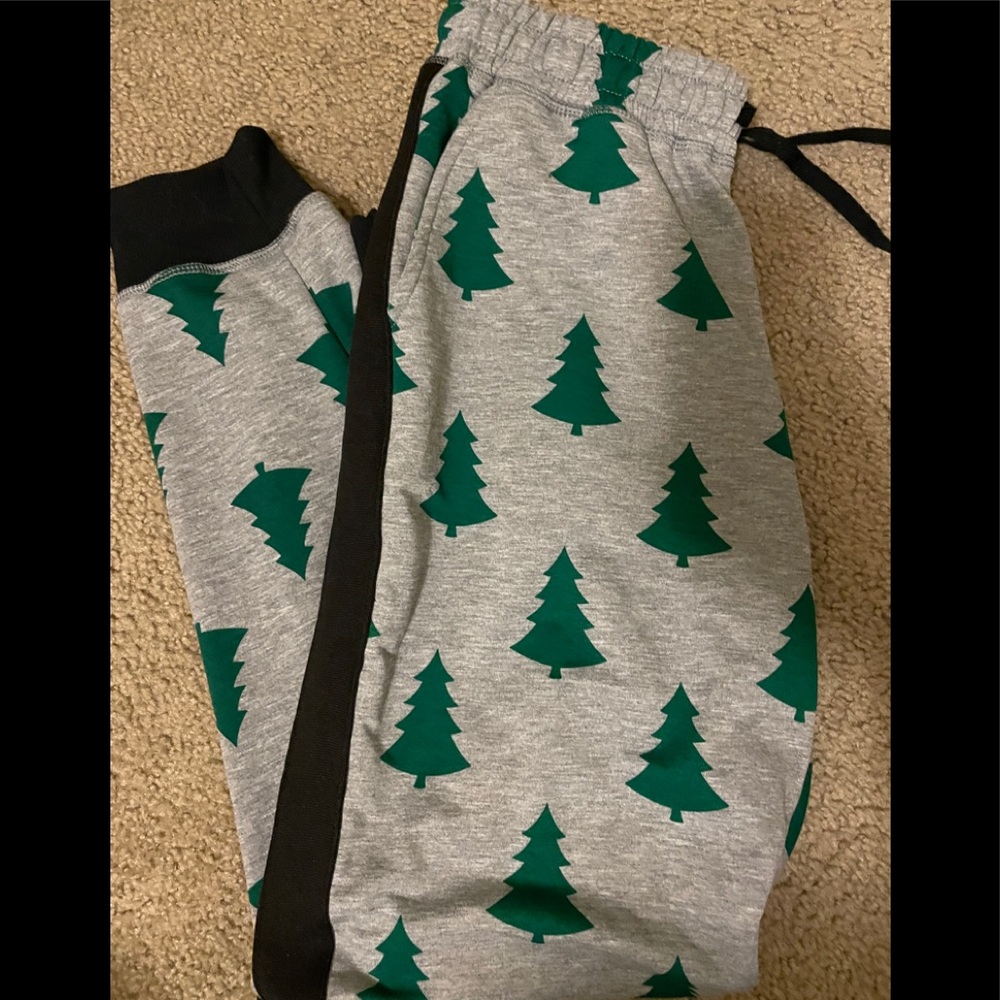 Lularoe Jax Joggers holiday gray with green trees